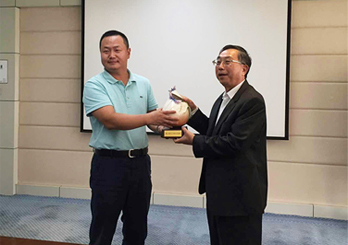 新時(shí)代攜手并進(jìn)、合作共贏，開(kāi)創(chuàng)美好未來(lái)