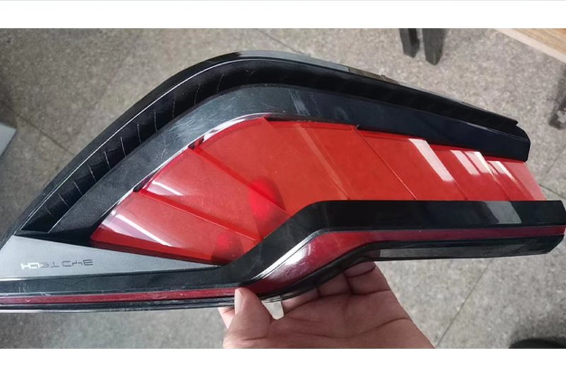 車燈邊框光澤度總不達標？高光黑PC材料是關鍵